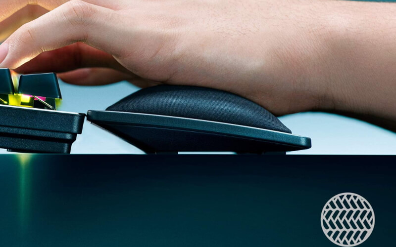 Razer Ergonmic Wrist Rest Pro For Full Sized KeyBoard With Cooling Gel