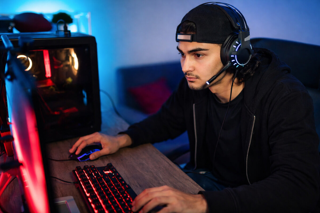Prebuilt Gaming PC vs Custom Gaming PC: Which One Should Gamers Choose